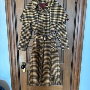 Heavy Vintage Wool Coat - it’s giving Burberry, Sherlock